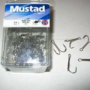 Box of 50 Mustad 3/0 DOUBLE HOOK 7825-NI FROG HOOKS K